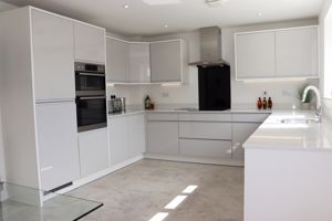 KITCHEN / DINING ROOM - click for photo gallery